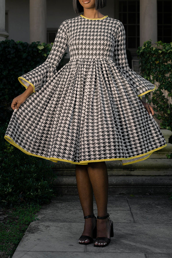 Chic Houndstooth Pleated Midi Dress